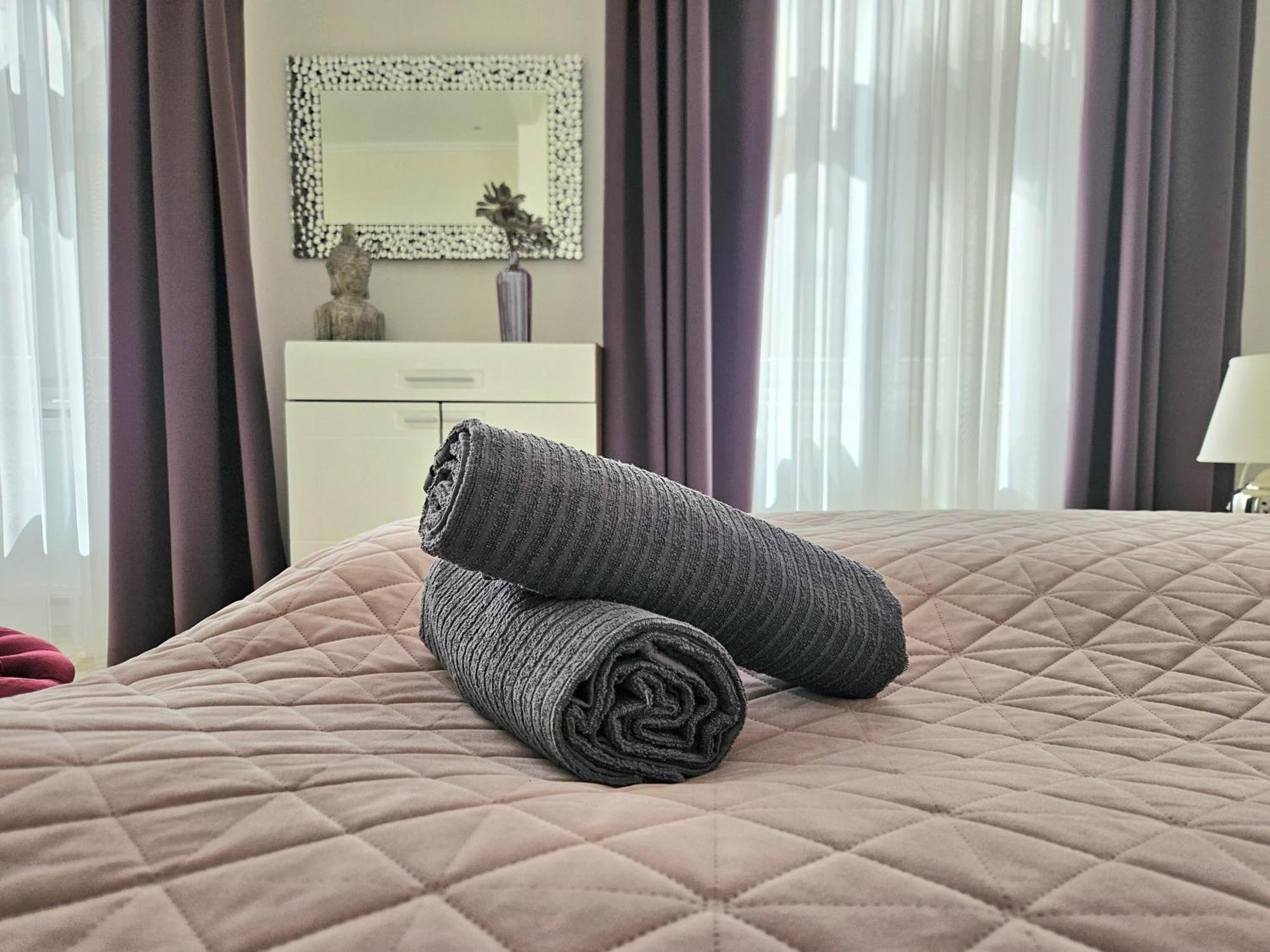 Designer Downtown Gem Apartment บูดาเปสต์ ภายนอก รูปภาพ