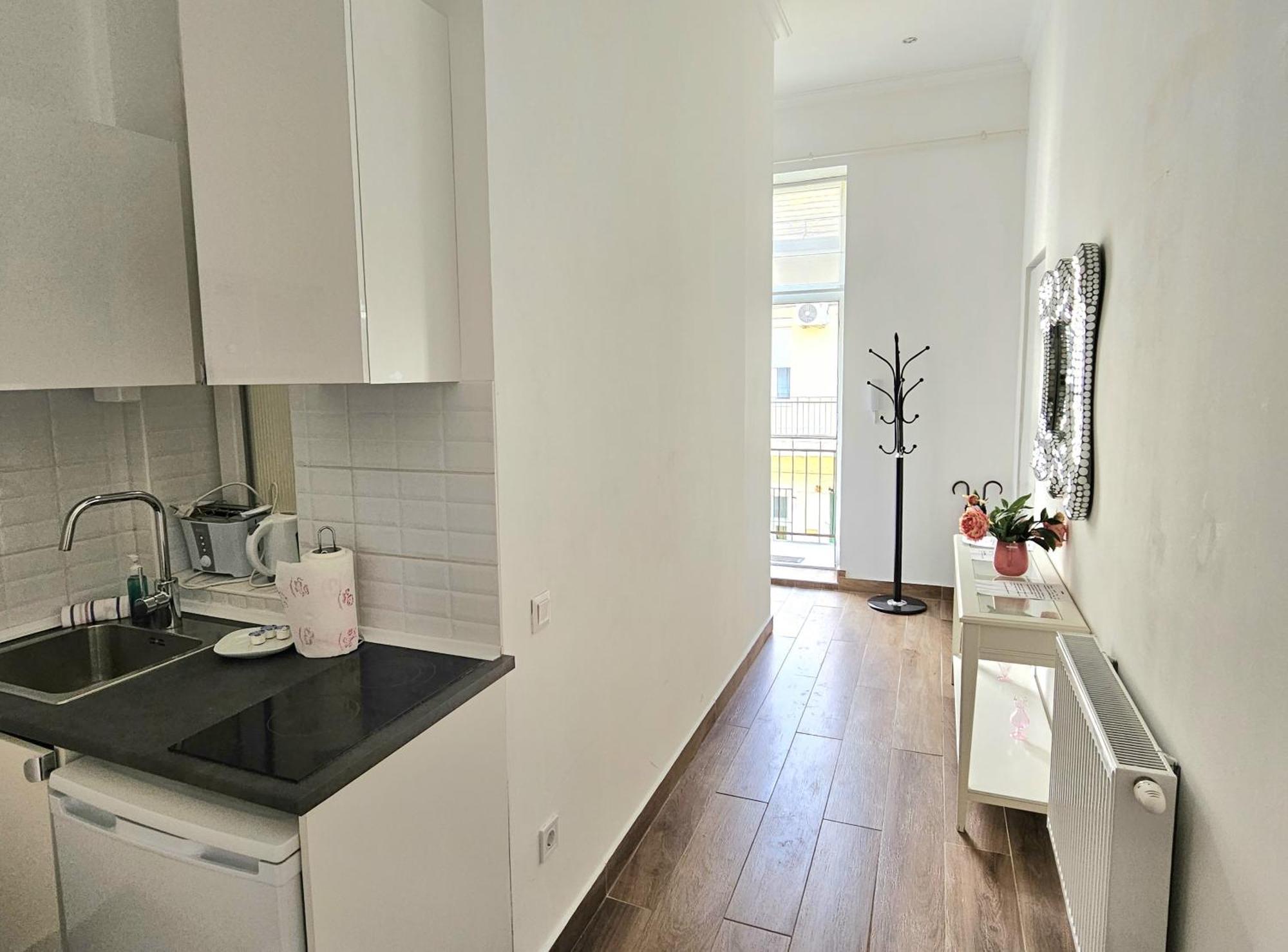 Designer Downtown Gem Apartment บูดาเปสต์ ภายนอก รูปภาพ