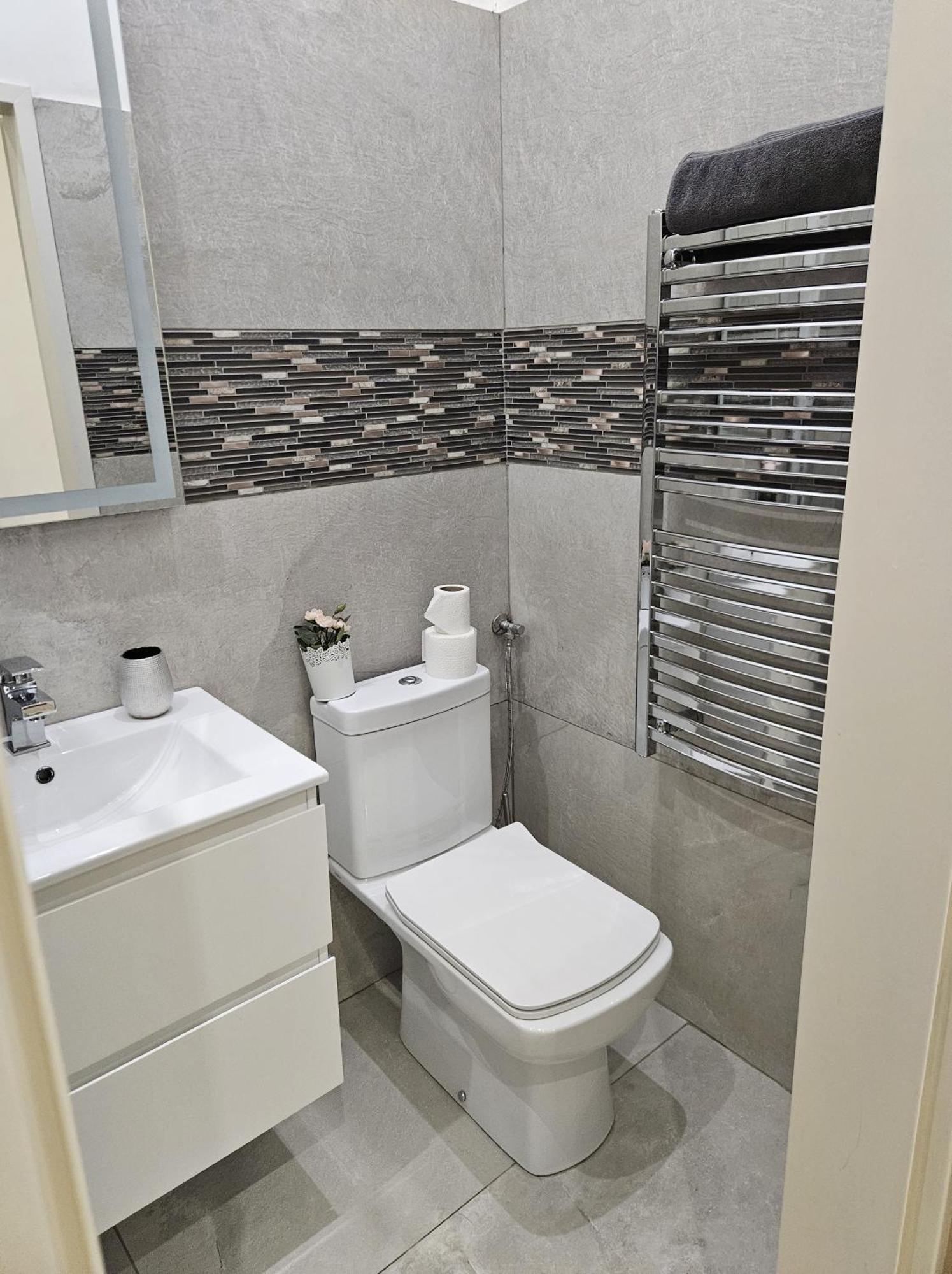 Designer Downtown Gem Apartment บูดาเปสต์ ภายนอก รูปภาพ