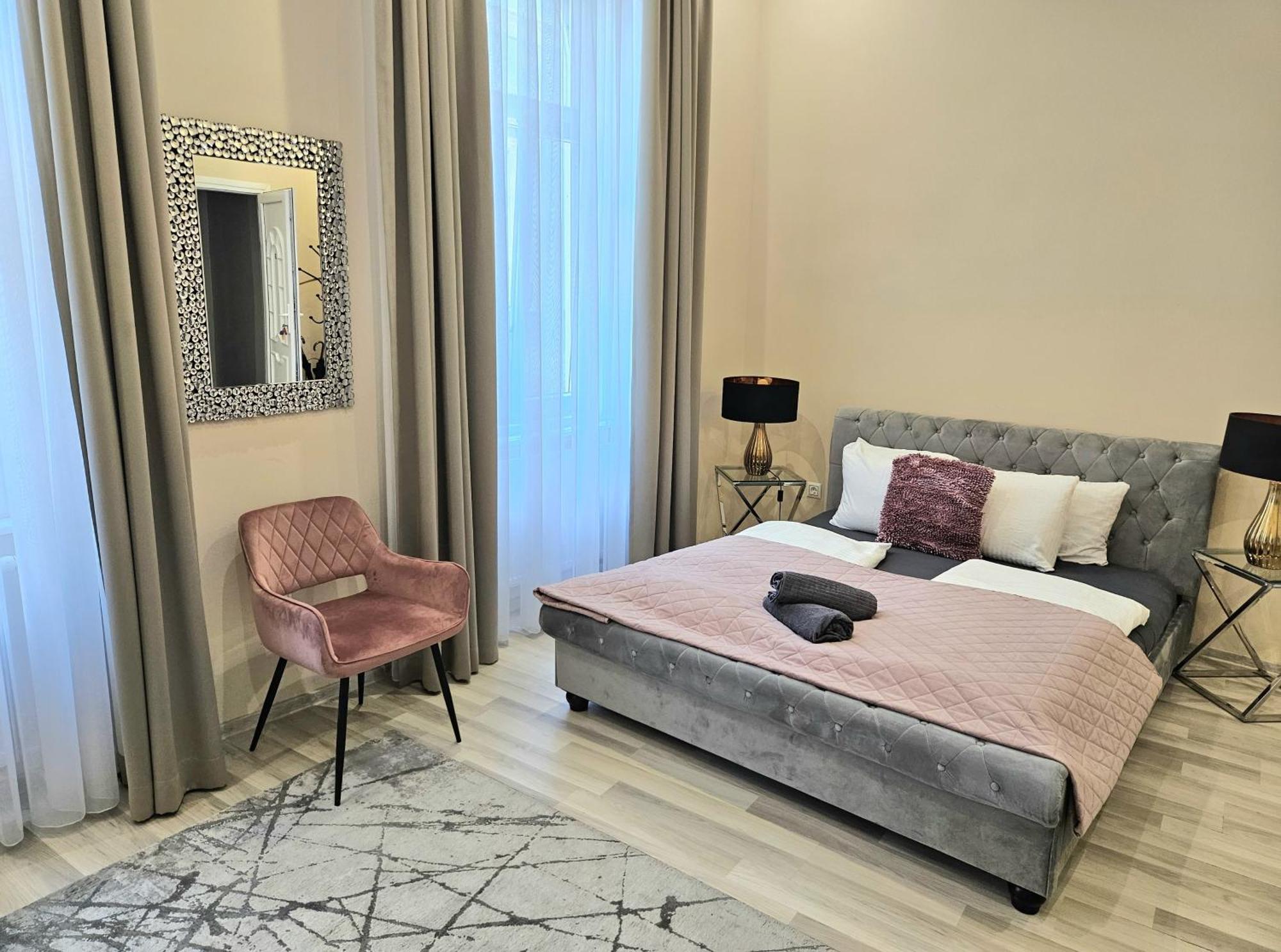 Designer Downtown Gem Apartment บูดาเปสต์ ภายนอก รูปภาพ