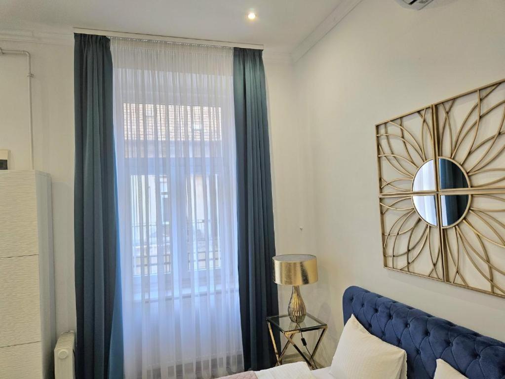 Designer Downtown Gem Apartment บูดาเปสต์ ภายนอก รูปภาพ